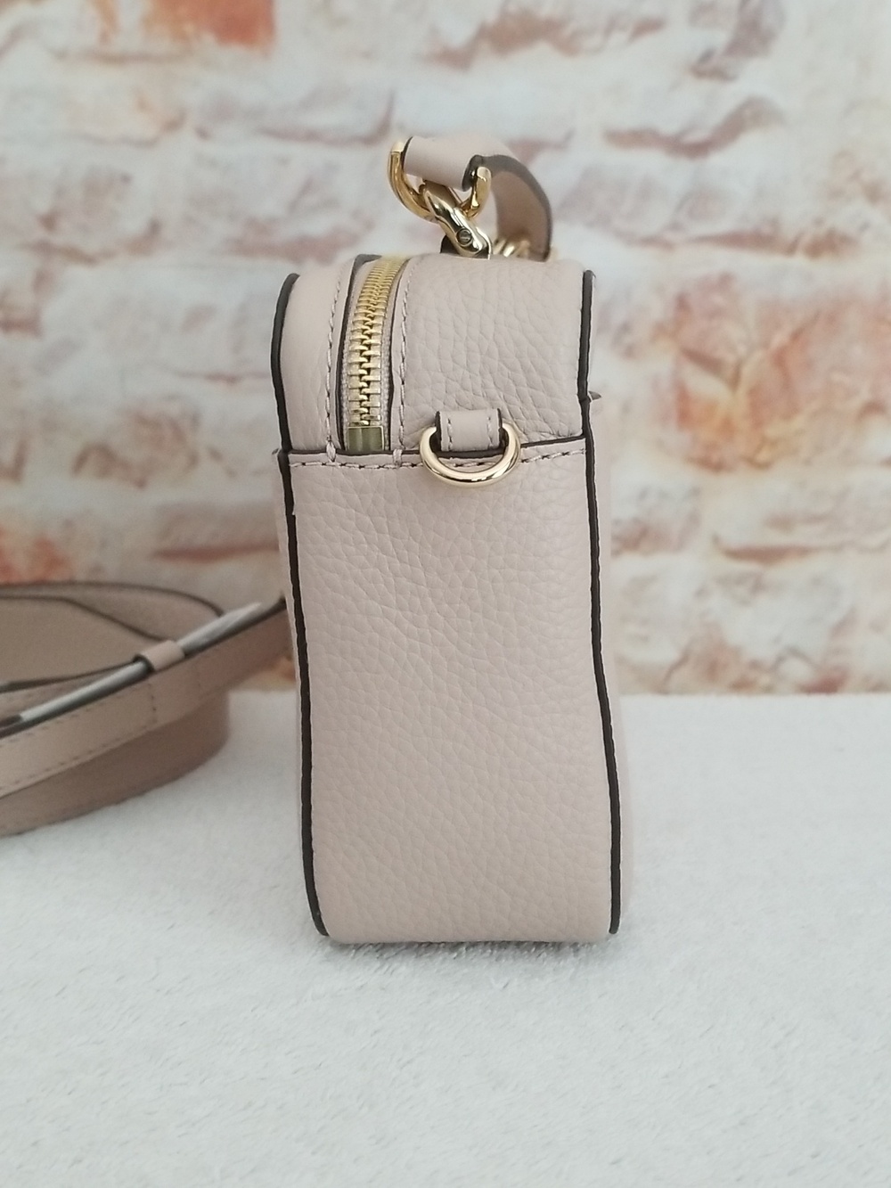 New Michael Kors Mott Mini Leather Crossbody - Picture 4 of 11